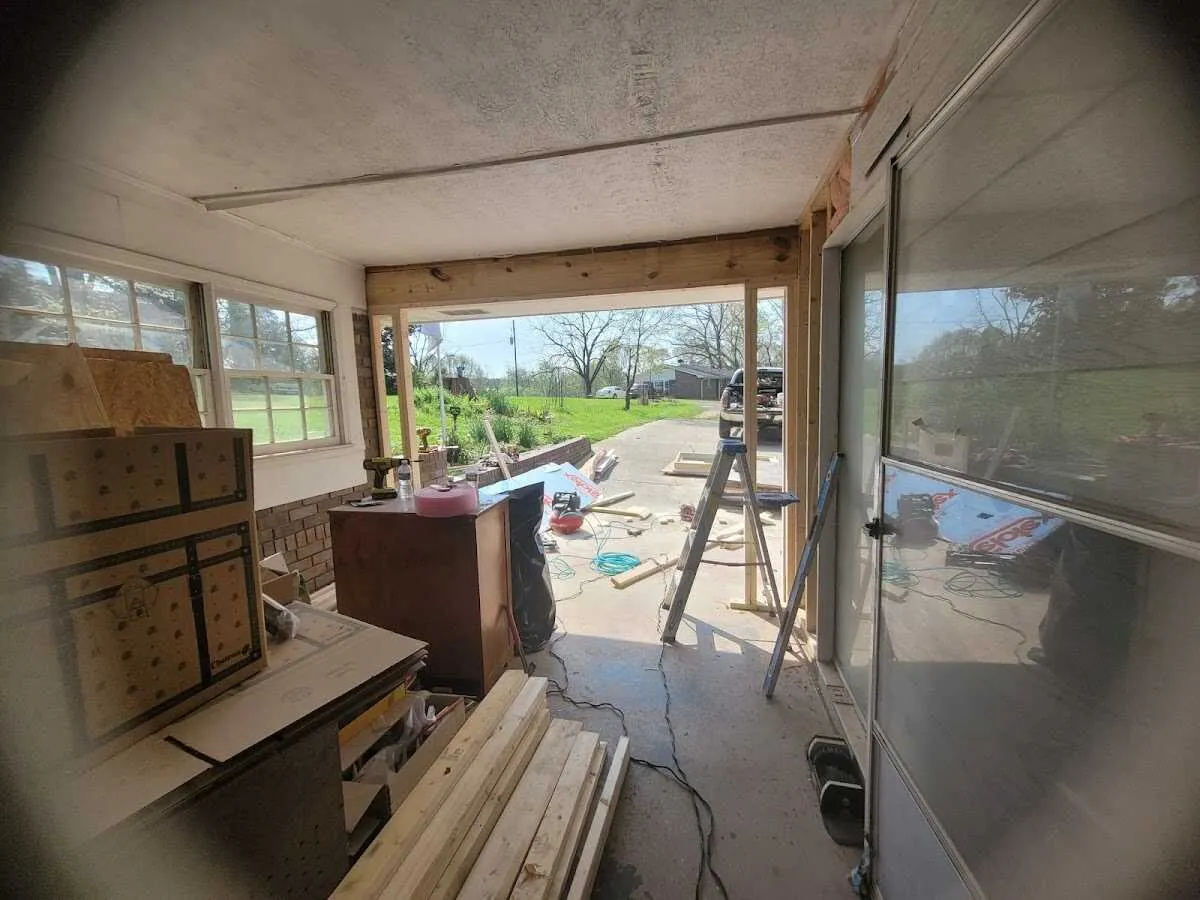 Air movers and dehumidifier for Drying & Dehumidification in Hutchinson